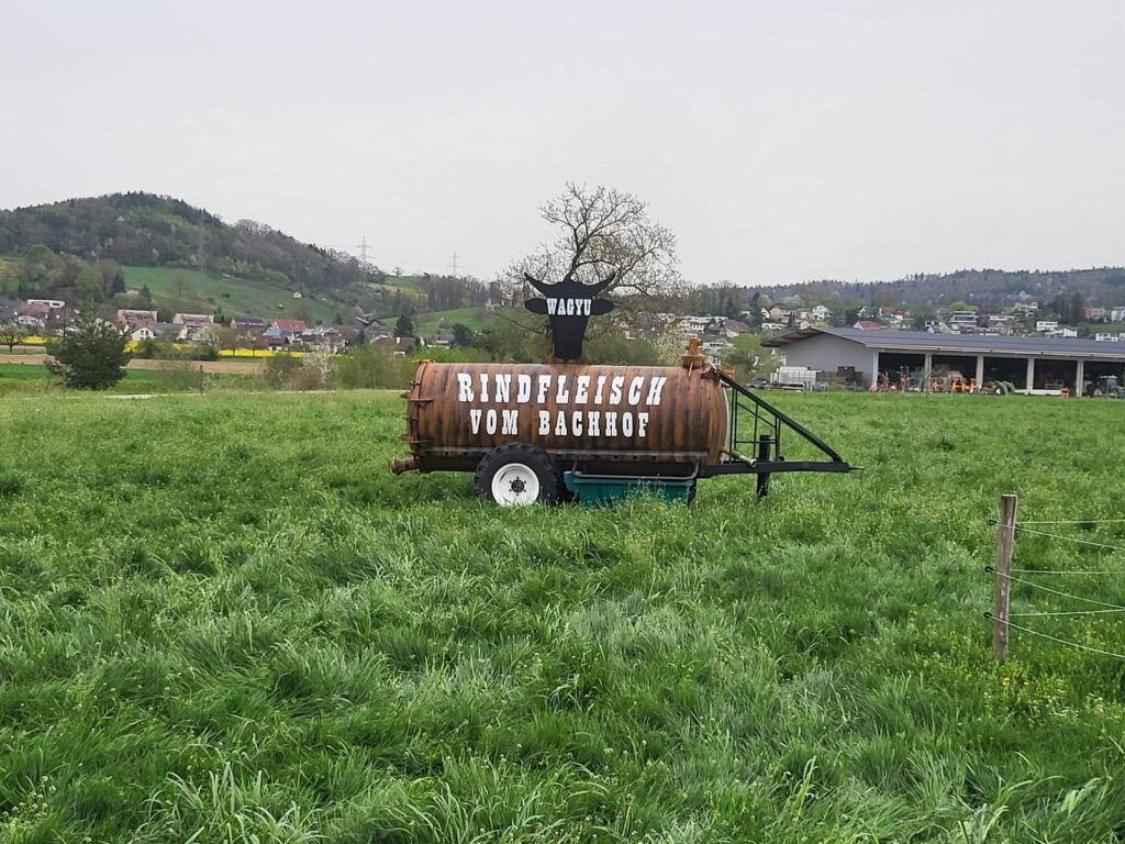 Tränkefass mit Wagyu-Logo
